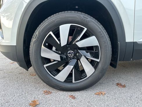 New 2026 Volkswagen Atlas Cross Sport SEL AWD/4WD image 33