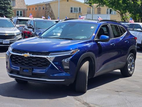 Used 2024 Chevrolet Trax LT w/ Driver Confidence Package FWD image 6