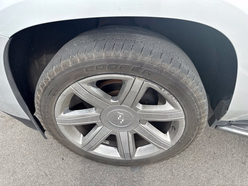 Used 2020 Cadillac Escalade Luxury RWD image 14