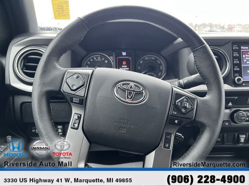 Used 2022 Toyota Tacoma TRD Off-Road image 22