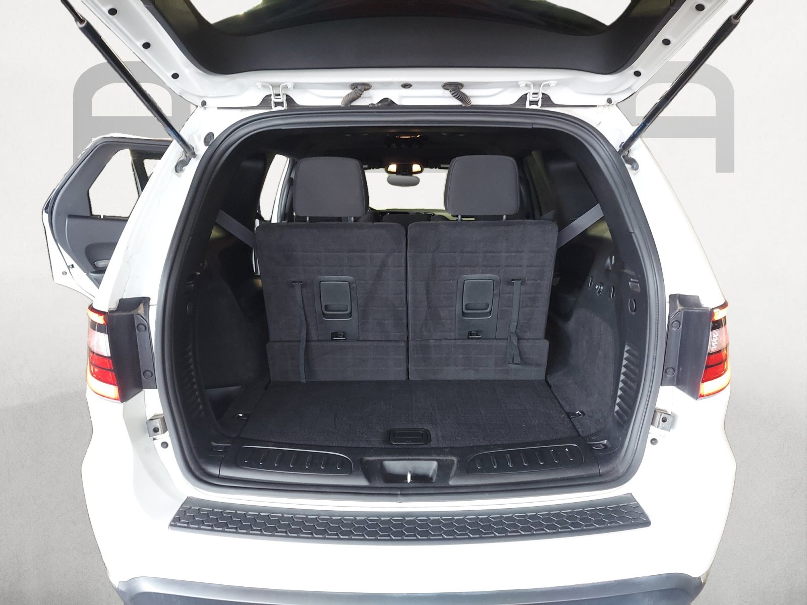 Used 2024 Dodge Durango SXT w/ 3rd Row Seating Group RWD image 12
