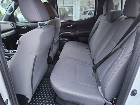 Used 2018 Toyota Tacoma SR5 image 13