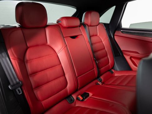 Used 2016 Porsche Macan Turbo image 24