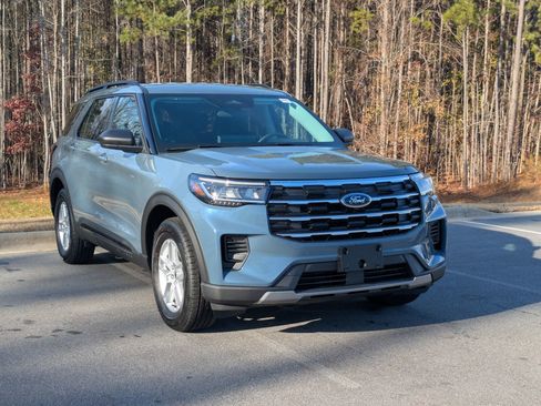 New 2026 Ford Explorer Active image 2