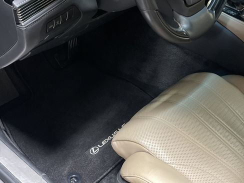 Used 2022 Lexus LS 500 w/ Interior Upgrade Package image 7