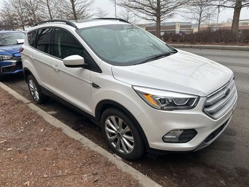 Used 2019 Ford Escape SEL image 2