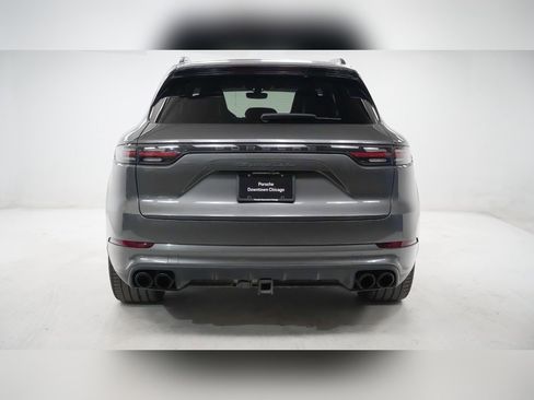 Used 2020 Porsche Cayenne Turbo w/ Assistance Package image 11