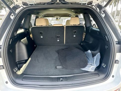 Used 2025 Jeep Grand Cherokee Limited image 28