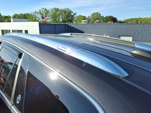 Used 2017 Buick Enclave Leather AWD/4WD image 11