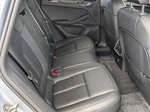 Used 2024 Porsche Macan image 21