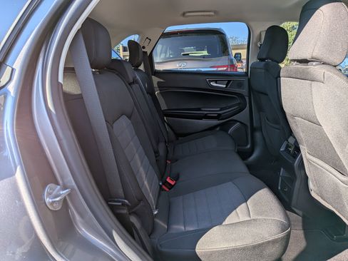 Used 2021 Ford Edge SE image 28