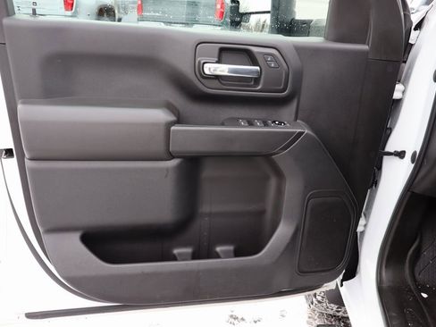 Used 2020 Chevrolet Silverado 2500 Custom w/ Custom Value Package image 4