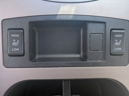Used 2013 Subaru Outback 2.5i Limited AWD/4WD image 21