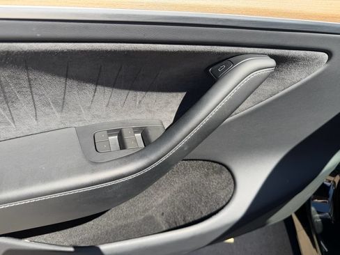 Used 2023 Tesla Model Y Long Range AWD/4WD image 21