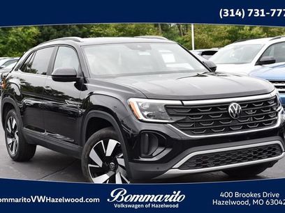Used 2025 Volkswagen Atlas Cross Sport SE w/ Panoramic Sunroof Package