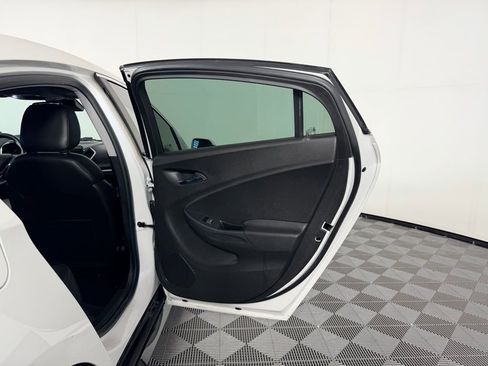 Used 2018 Chevrolet Volt Premier w/ Driver Confidence Package image 28