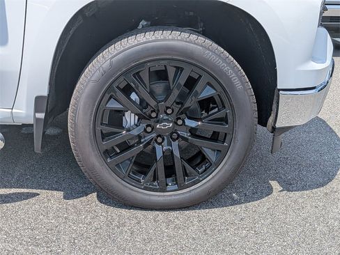 New 2025 Chevrolet Silverado 1500 LT image 15