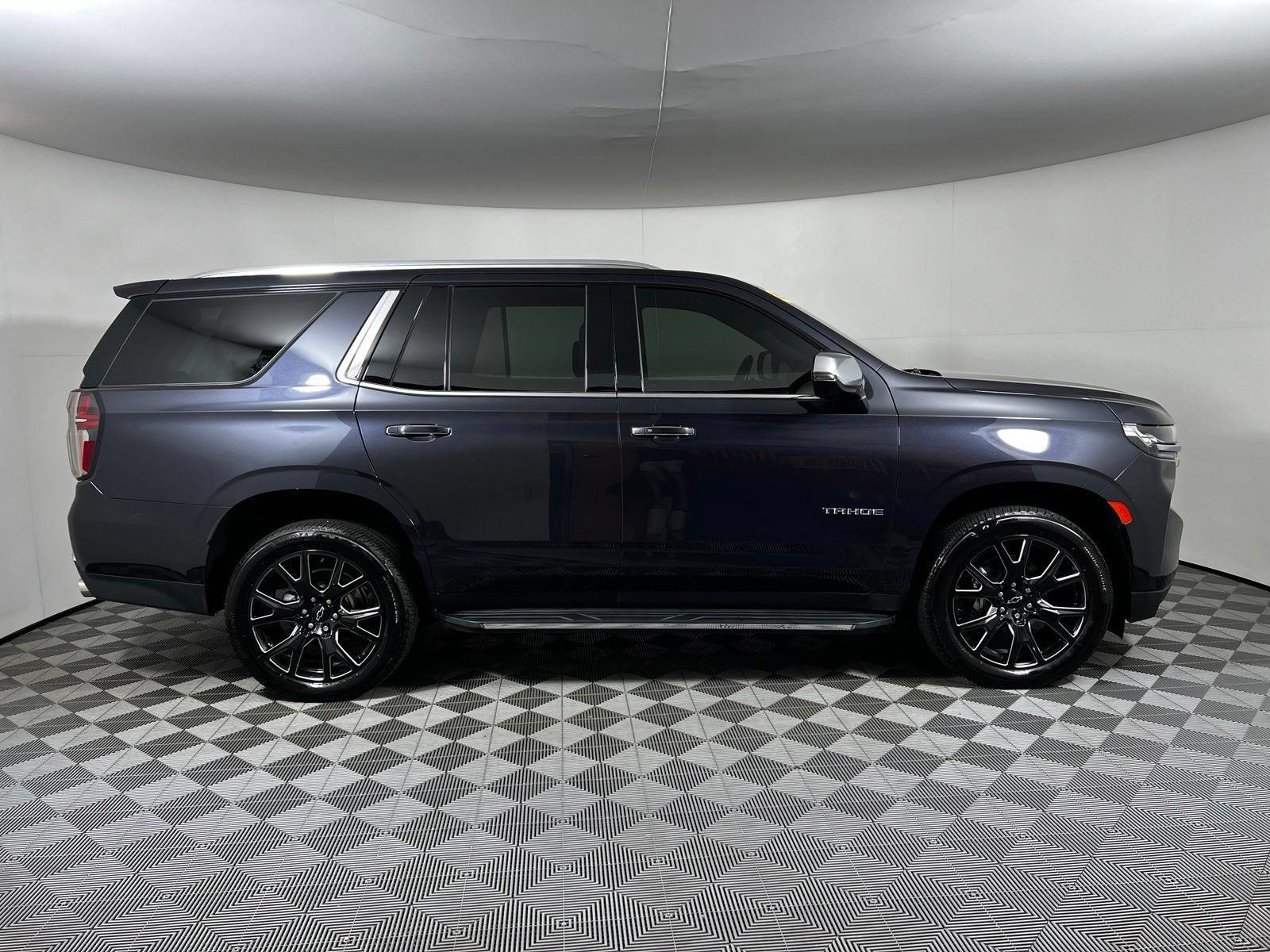 Used 2023 Chevrolet Tahoe Premier AWD/4WD image 5