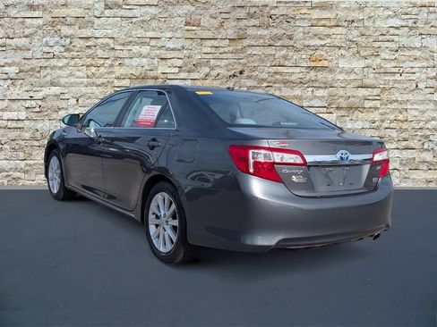 Used 2012 Toyota Camry XLE w/ Leather Pkg FWD image 4