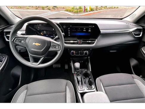 Used 2025 Chevrolet TrailBlazer LT FWD image 15