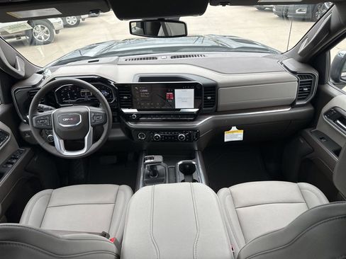 Used 2024 GMC Sierra 1500 SLT w/ SLT Premium Package AWD/4WD image 32
