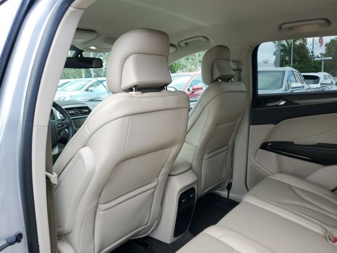 Used 2018 Lincoln MKC Premiere image 11