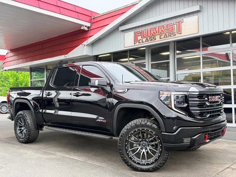 Used 2024 GMC Sierra 1500 AT4 w/ Technology Package AWD/4WD image 1