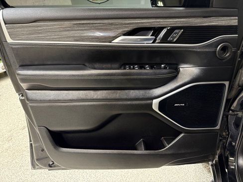 Used 2022 Jeep Wagoneer Series III w/ Rear Seat Video Group 1 image 22