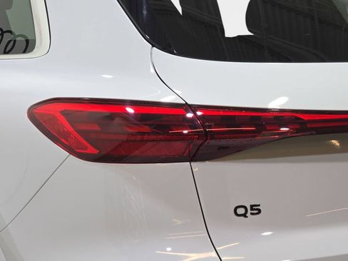 Certified 2025 Audi Q5 Premium Plus w/ Premium Plus AWD/4WD image 37