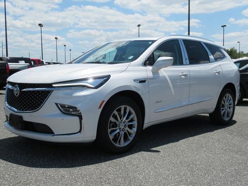 Used 2024 Buick Enclave Avenir w/ Avenir Technology Package image 3