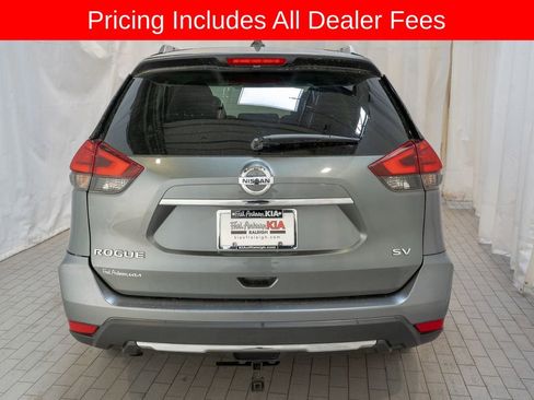 Used 2017 Nissan Rogue SV FWD image 4