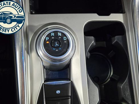 Used 2021 Ford Explorer Limited w/ Equipment Group 301A AWD/4WD image 22