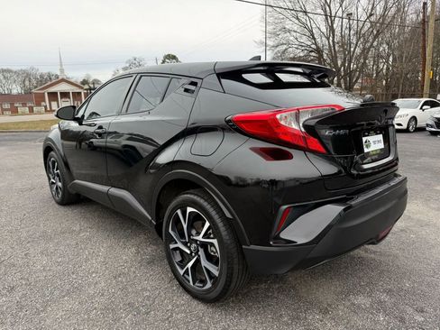 Used 2018 Toyota C-HR XLE image 5