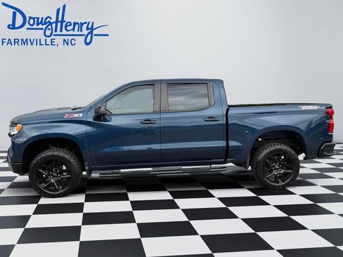 Used 2023 Chevrolet Silverado 1500 LT Trail Boss image 2