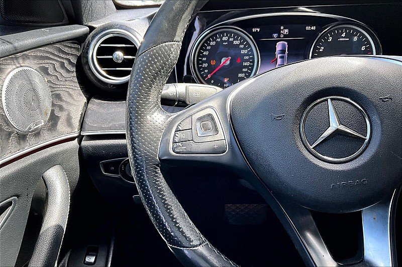 Used 2017 Mercedes-Benz E 300 image 16