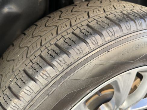Certified 2019 Jeep Cherokee Latitude Plus FWD image 17