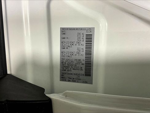 Used 2024 Nissan Rogue S image 19