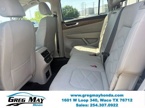 Used 2024 Volkswagen Atlas SE w/ Panoramic Sunroof Package FWD image 25