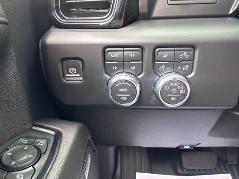 Used 2022 GMC Sierra 1500 AT4 w/ AT4 Premium Package AWD/4WD image 15
