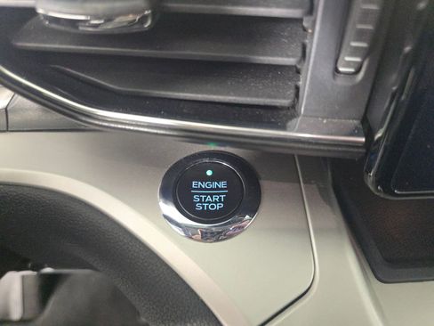 Used 2021 Ford Explorer XLT w/ Equipment Group 202A image 24