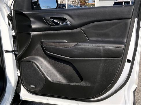 Used 2017 GMC Acadia SLT image 21