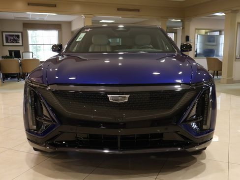 New 2025 Cadillac Lyriq Sport image 6