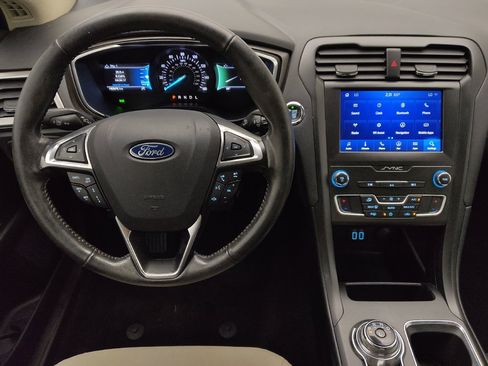 Used 2020 Ford Fusion SE w/ Equipment Group 151A FWD image 22