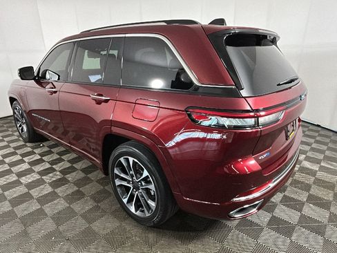 Used 2022 Jeep Grand Cherokee Overland w/ Advanced Protech Group III AWD/4WD image 4