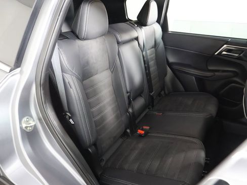 Used 2023 Mitsubishi Outlander SE Black Edition image 33