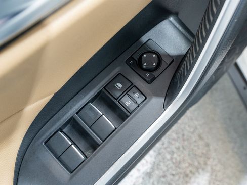 Used 2019 Toyota RAV4 XLE Premium image 14