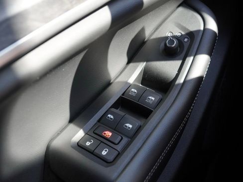 Used 2024 Jeep Grand Cherokee L Limited w/ Luxury Tech Group II image 13