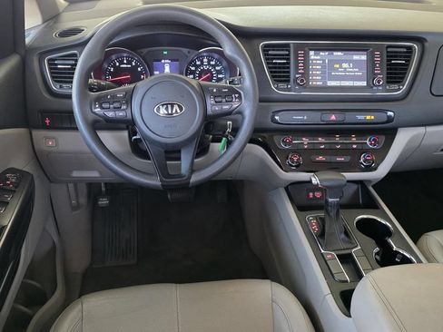 Used 2020 Kia Sedona L FWD image 9