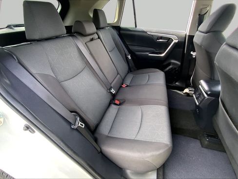 Used 2025 Toyota RAV4 XLE FWD image 19