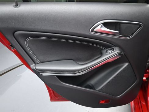 Used 2015 Mercedes-Benz CLA 250 image 22